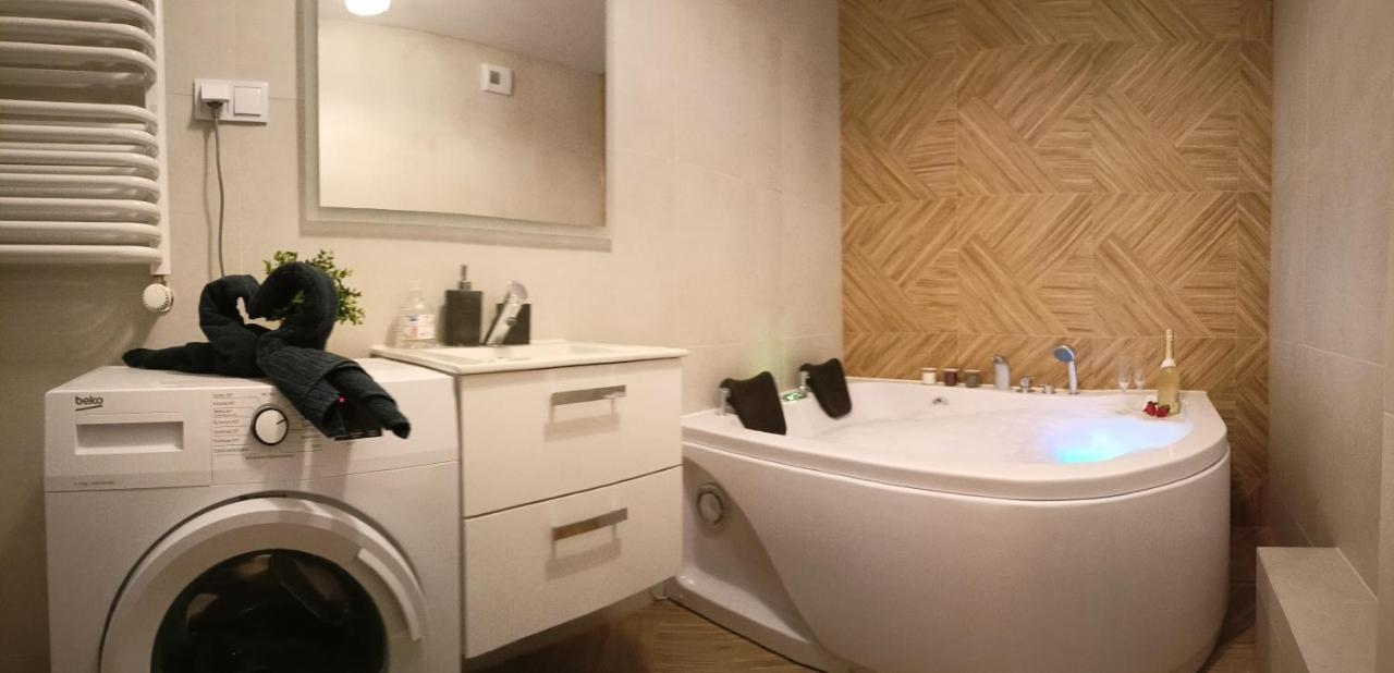 Apartament Z Sauna I Jacuzzi Apartment Radom Exterior photo