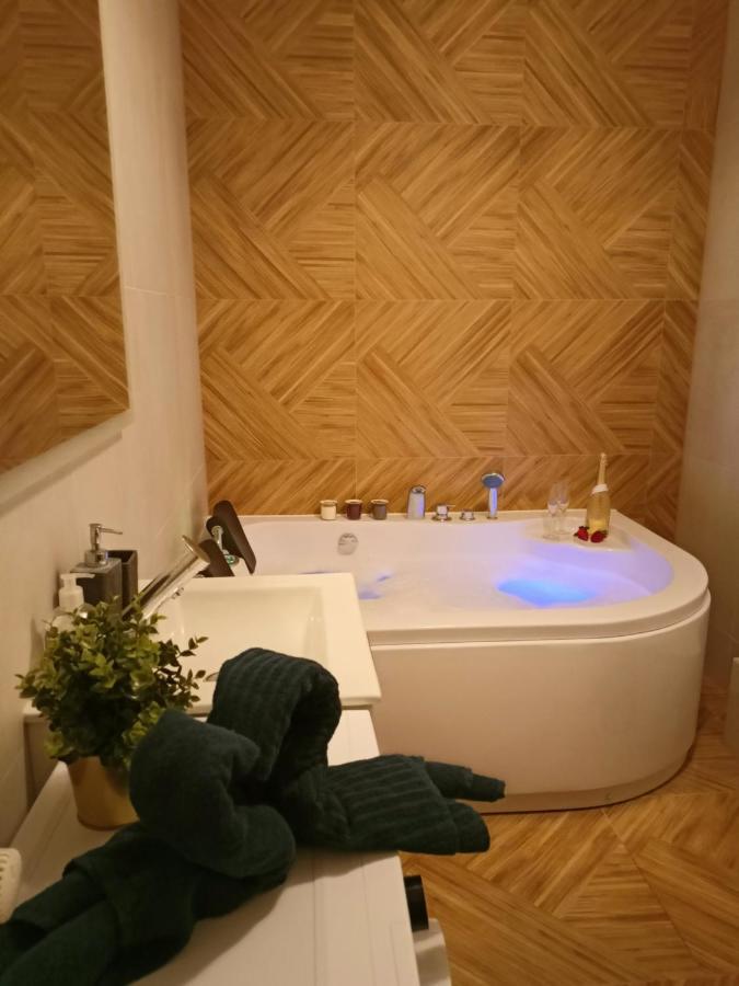Apartament Z Sauna I Jacuzzi Apartment Radom Exterior photo