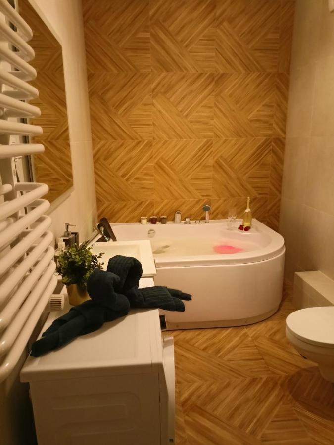Apartament Z Sauna I Jacuzzi Apartment Radom Exterior photo
